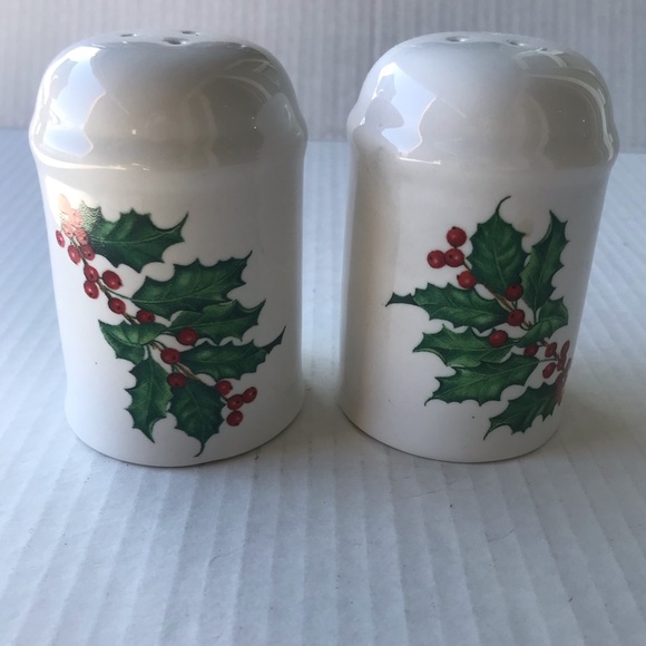 Vintage Hallmark Holly Berries Salt & Pepper Shakers 3.75” Tall - Picture 1 of 6